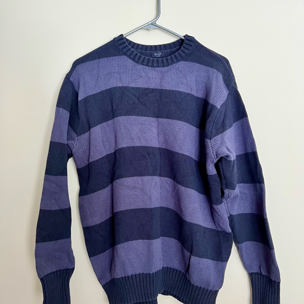 Brandy Melville Navy and Blue Crewneck Sweater